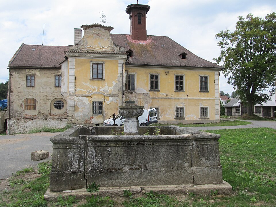 Zámek Nemilkov